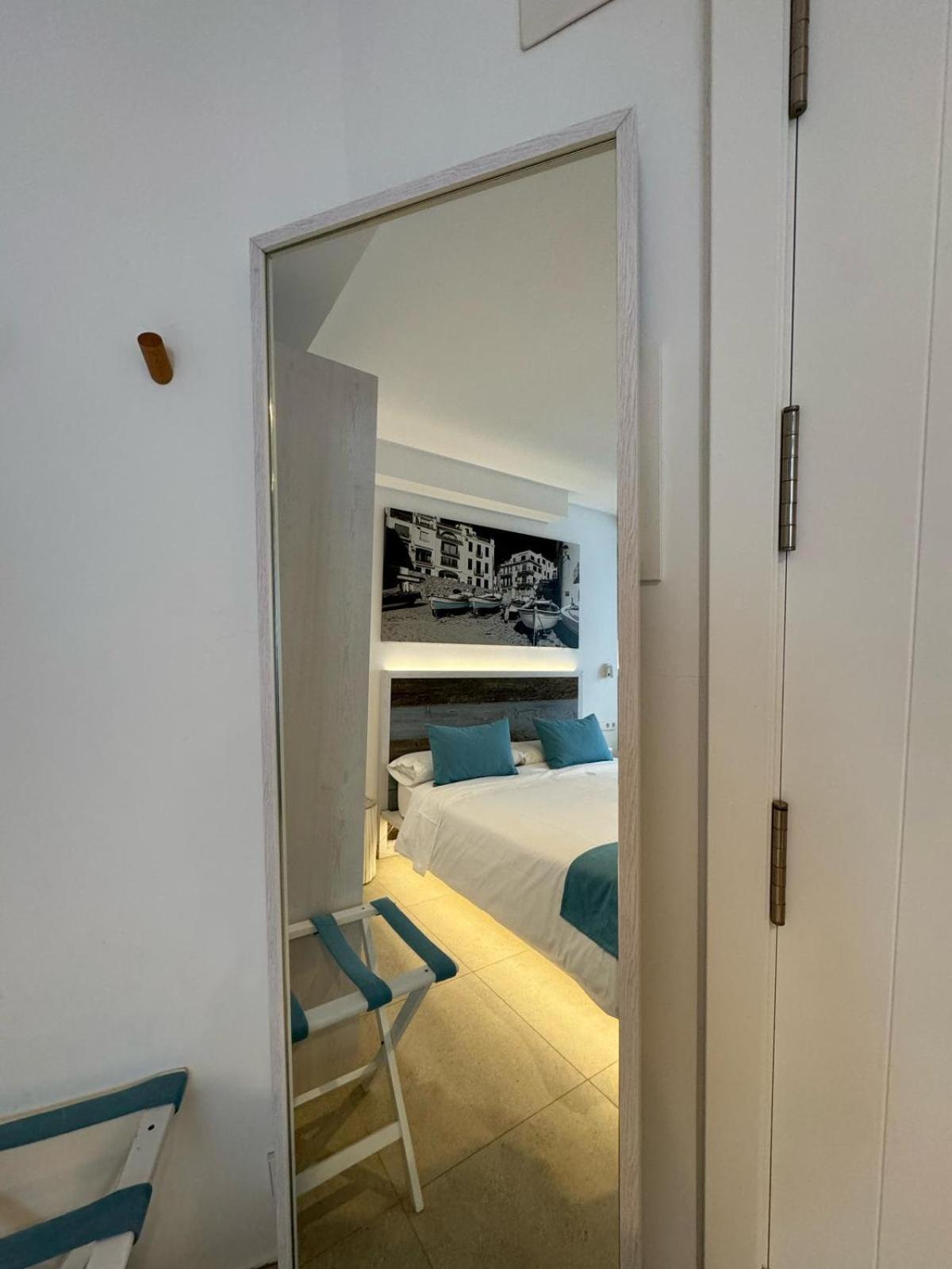 Hotel Boutique Es Blau Cadaques Ngoại thất bức ảnh