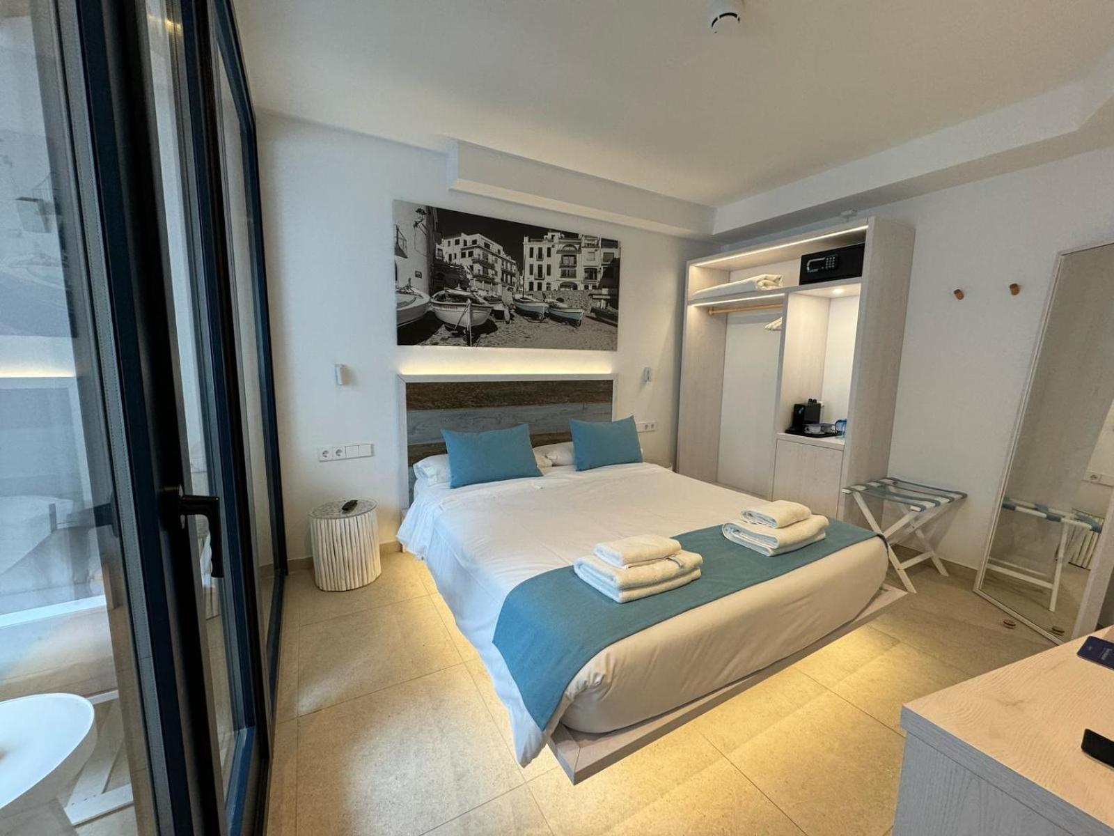 Hotel Boutique Es Blau Cadaques Ngoại thất bức ảnh