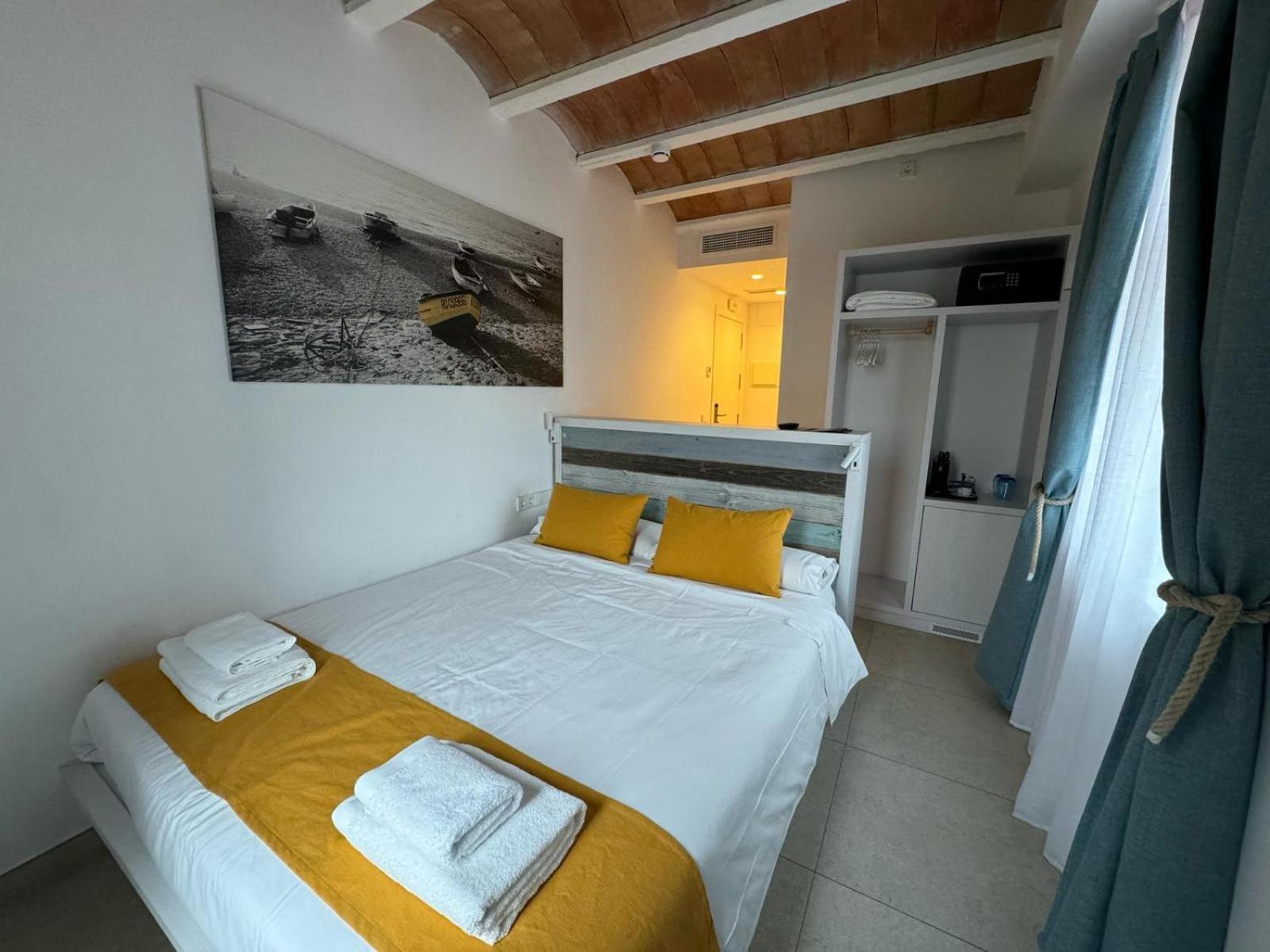 Hotel Boutique Es Blau Cadaques Ngoại thất bức ảnh